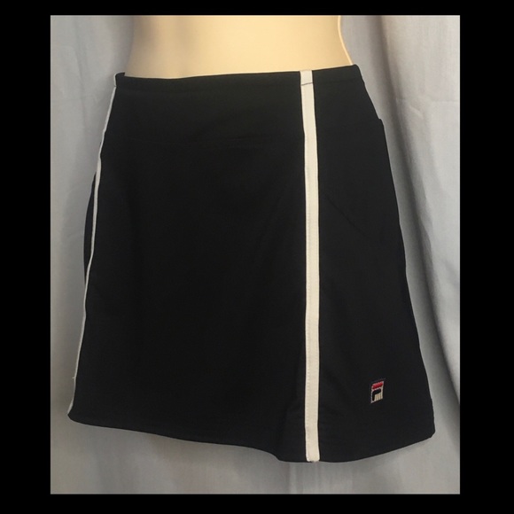 *Fila* Skort. Sports/Street Wear in B&W - Picture 2 of 10